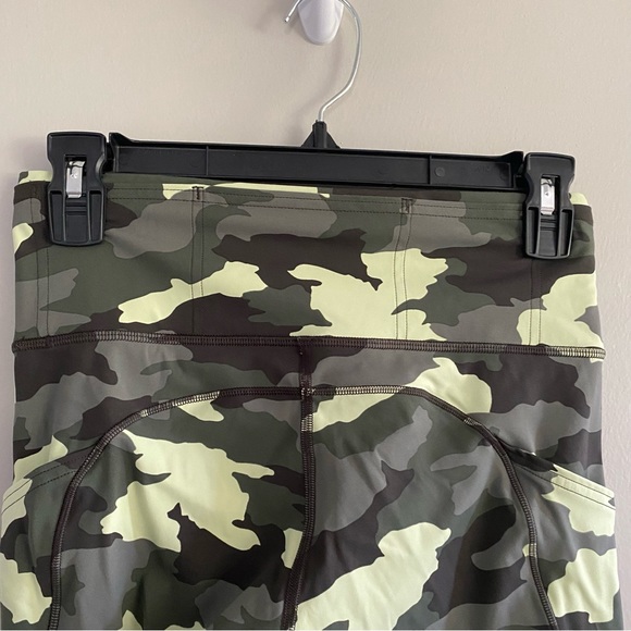 Lululemon Leggings Fast And Free High Rise Crop Camo 6 Small - Picture 9 of 10
